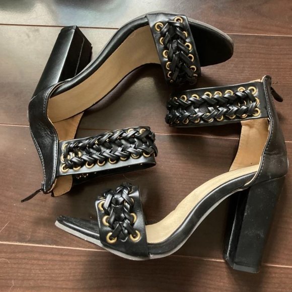 Women's Block Heel Open Toe Sandal - Picture 2 of 3